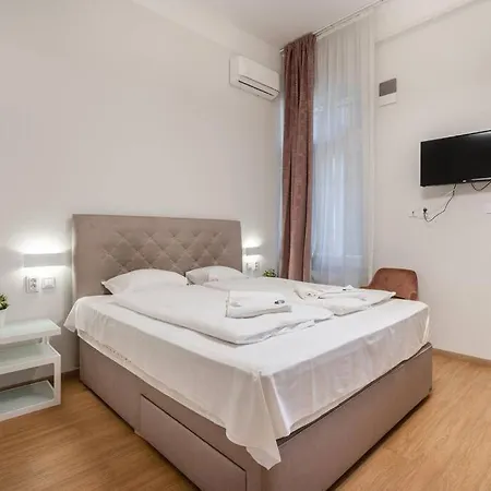 Klauzal Garden Apartments-studio K22 * Budapest