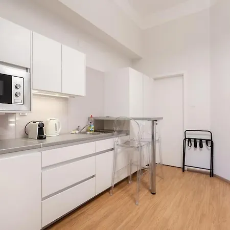 Klauzal Garden Apartments-studio K22 *