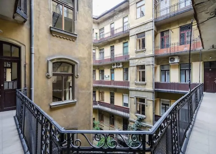 Apartment Klauzal Garden Apartments-studio K22